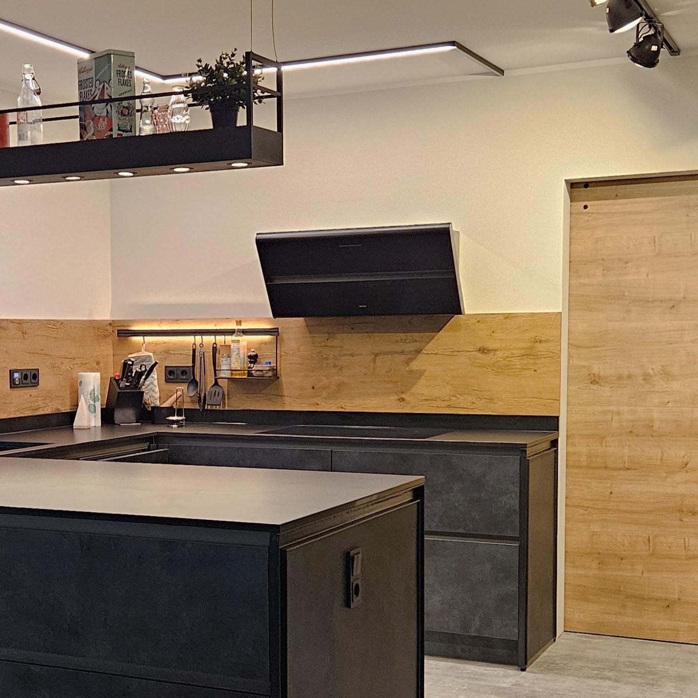  Industrie-Styl + neuem Licht + Material